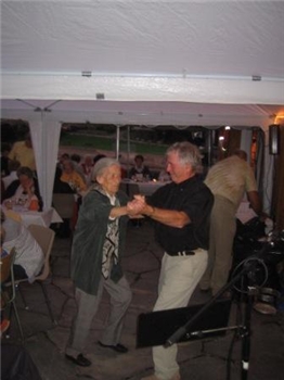 SOMMERAVSLUTNING I SJØBODEN FOR HVITSTEN VELS MEDLEMMER EN STOR SUKSESS 21. AUGUST 2009